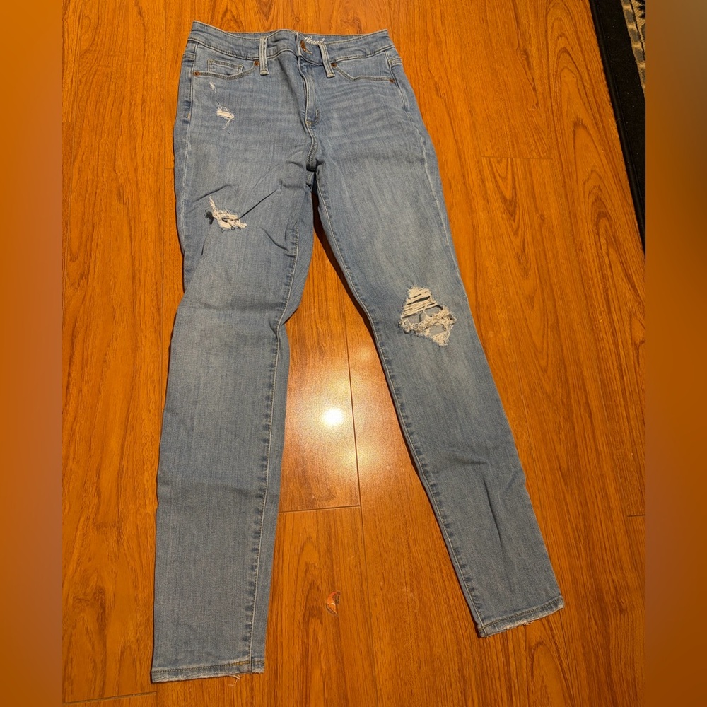 Universal Thread Light Blue Distressed Skinny Jeans